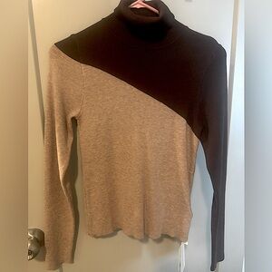 Commense Two-Tone Brown and Tan Turtleneck Sweater